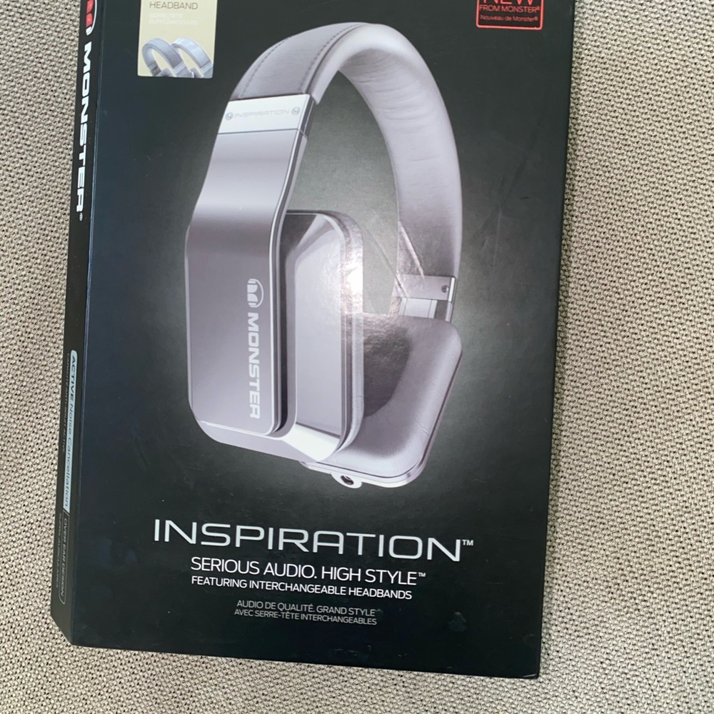 headphones brand new!!